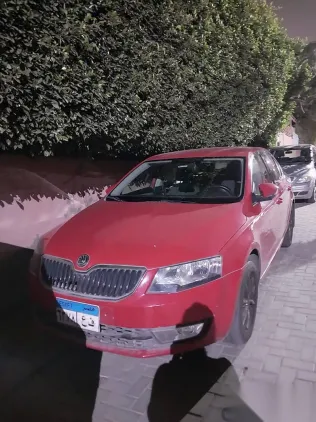 سكودا اوكتافيا 2016 أحمر مستعملة للبيع