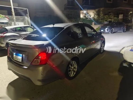 نيسان صنى 2022 رمادي مستعملة للبيع - 7