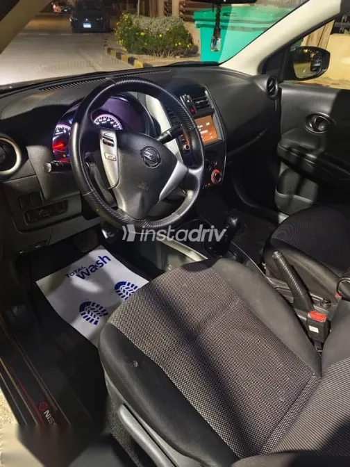 نيسان صنى 2022 رمادي مستعملة للبيع - 8