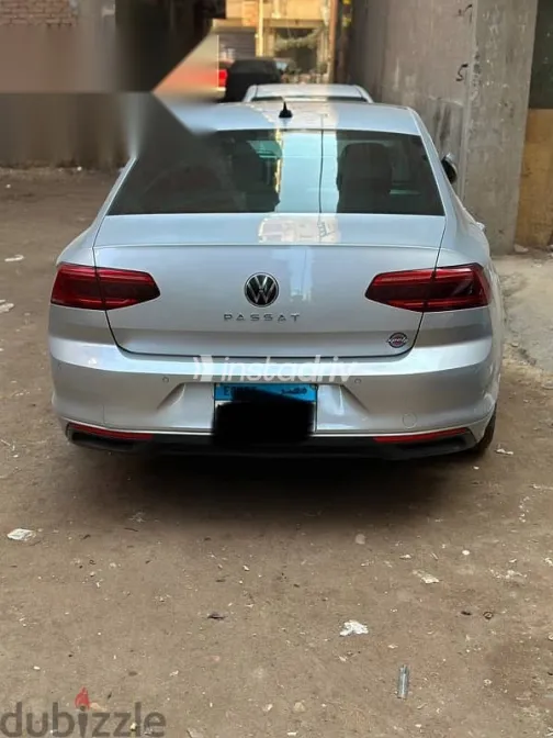 فولكس فاغن باسات 2021 فضي مستعملة للبيع - 3