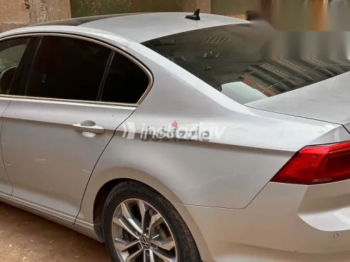 فولكس فاغن باسات 2021 فضي مستعملة للبيع - 4