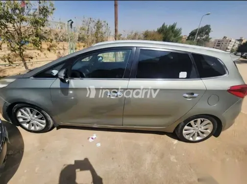 كيا كارينز 2016 رمادي مستعملة للبيع - 8