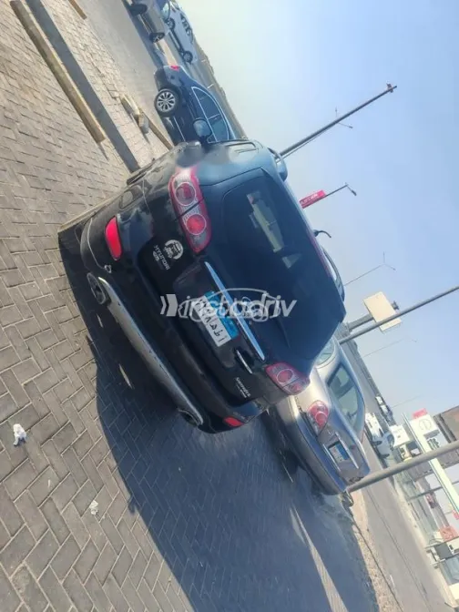 Hyundai Grand Santa Fe 2012 Black Used for Sale - 3