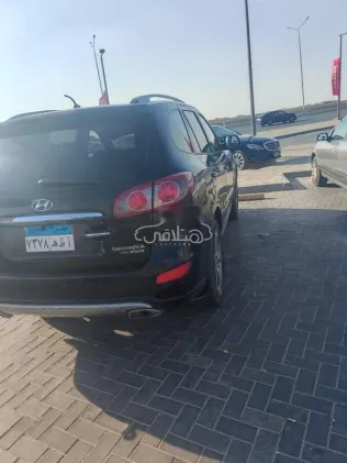 هيونداي جراند سنتافي 2012 أسود مستعملة للبيع