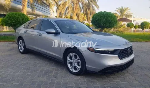 هوندا أكورد 2023 فضي مستعملة للبيع - 3