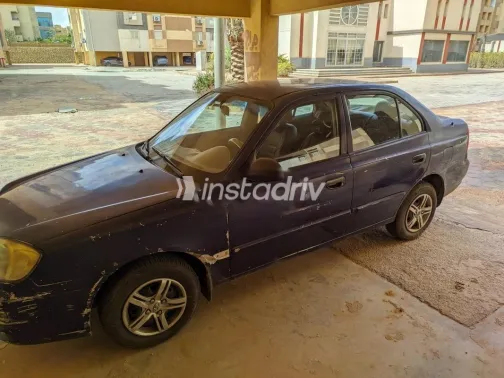 هيونداي فيرنا 2010 أزرق مستعملة للبيع - 6