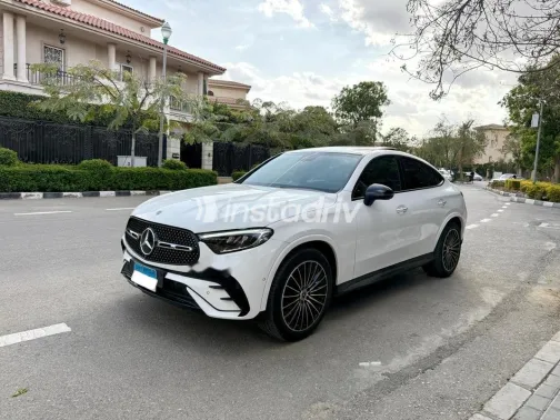 مرسيدس GLC 200 2024 أبيض مستعملة للبيع - 2