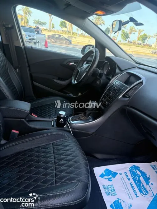 اوبل أسترا 2021 أبيض مستعملة للبيع - 6