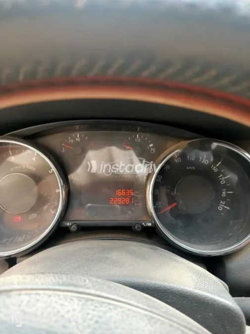 بيجو 5008 2014 رمادي مستعملة للبيع - 6