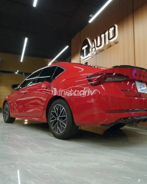 سكودا اوكتافيا 2021 أحمر مستعملة للبيع - 6