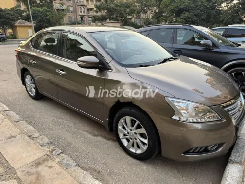 نيسان سنترا 2021 أبيض مستعملة للبيع - 2