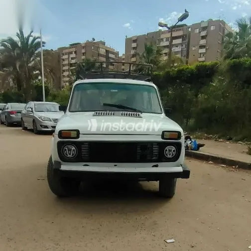 لادا نيفا 1982 أبيض مستعملة للبيع - 1