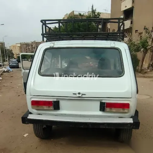 لادا نيفا 1982 أبيض مستعملة للبيع - 3