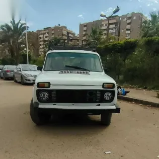 لادا نيفا 1982 أبيض مستعملة للبيع