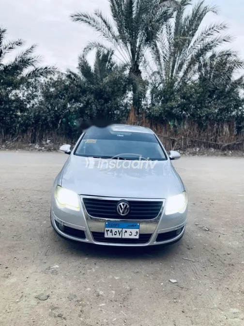 فولكس فاغن باسات 2010 فضي مستعملة للبيع - 3