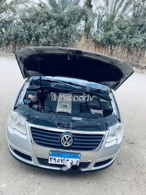 فولكس فاغن باسات 2010 فضي مستعملة للبيع - 4