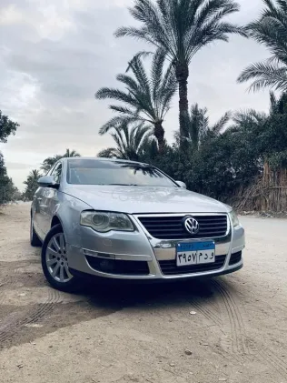 فولكس فاغن باسات 2010 فضي مستعملة للبيع