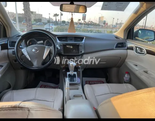نيسان سنترا 2016 أبيض مستعملة للبيع - 3