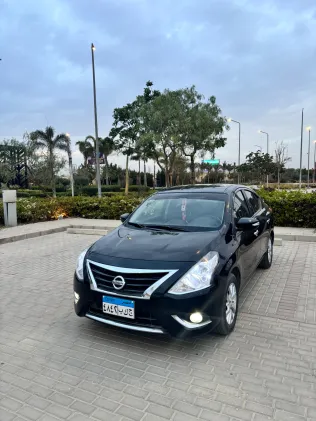 نيسان صنى 2022 أبيض مستعملة للبيع