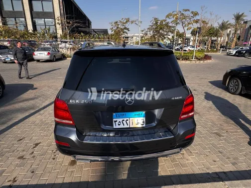 مرسيدس GLK 250 2015 أبيض مستعملة للبيع - 2