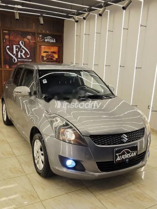 Suzuki Swift 2015 Gray Used for Sale - 4