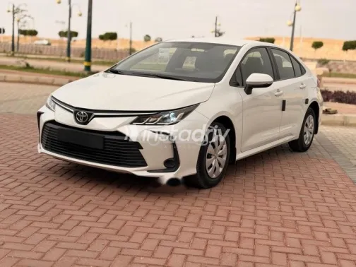 تويوتا كورولا 2021 أبيض مستعملة للبيع - 10