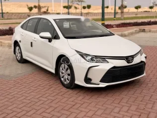 تويوتا كورولا 2021 أبيض مستعملة للبيع