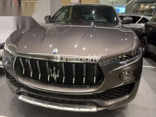 مازيراتي ليفانتى 2023 رمادي مستعملة للبيع - 1