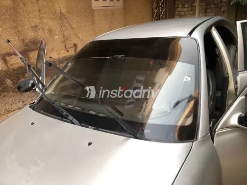 هيونداي اكسنت 2006 فضي مستعملة للبيع - 8