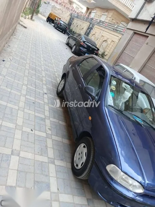 فيات سينا 2002 أزرق غامق مستعملة للبيع - 2