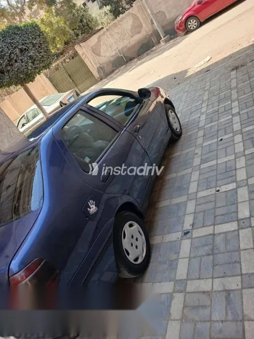 فيات سينا 2002 أزرق غامق مستعملة للبيع - 4