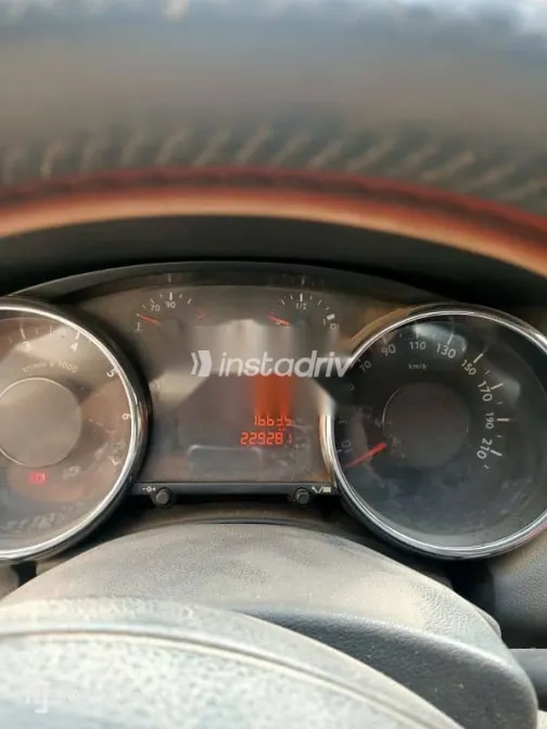 بيجو 5008 2014 رمادي مستعملة للبيع - 6