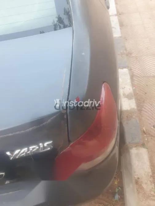 تويوتا ياريس 2006 أسود مستعملة للبيع - 9