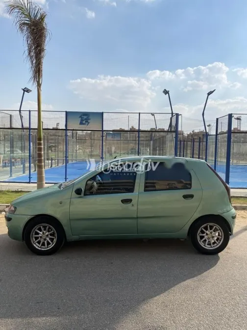 فيات بونتو 2000 أخضر مستعملة للبيع - 1