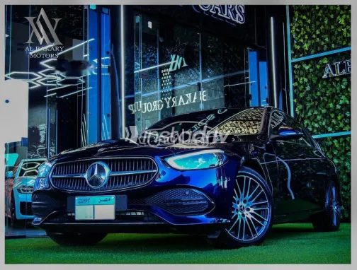 مرسيدس C 180 2022 أزرق غامق مستعملة للبيع - 3