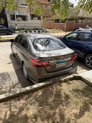 نيسان سنترا 2025 أبيض مستعملة للبيع