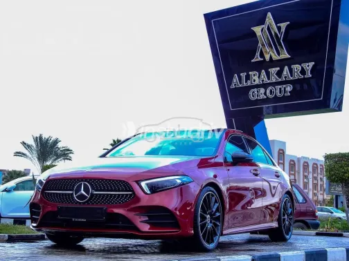 مرسيدس A 180 2022 أحمر غامق مستعملة للبيع - 3