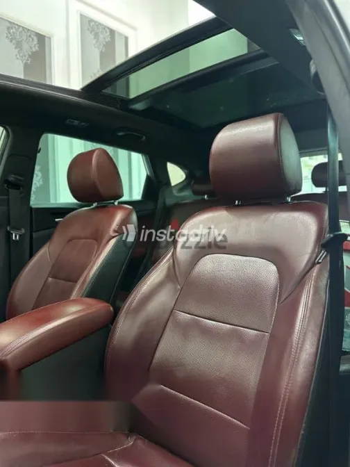 Hyundai Tucson 2020 White Used for Sale - 3