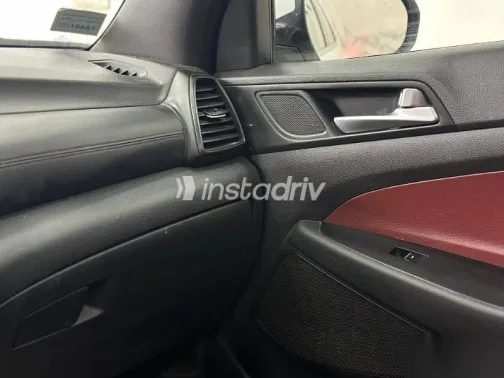 Hyundai Tucson 2020 White Used for Sale - 5