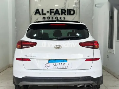 Hyundai Tucson 2020 White Used for Sale - 8