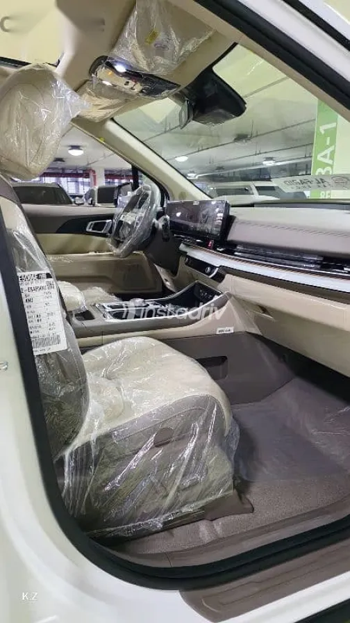 كيا كارنفال 2026 أبيض جديدة للبيع - 3