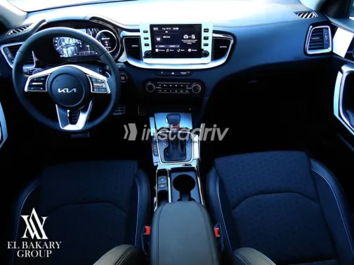 Kia Xceed 2024 White Used for Sale - 7