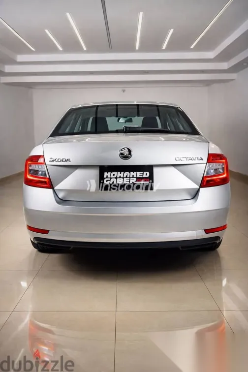 سكودا اوكتافيا 2018 فضي مستعملة للبيع - 6