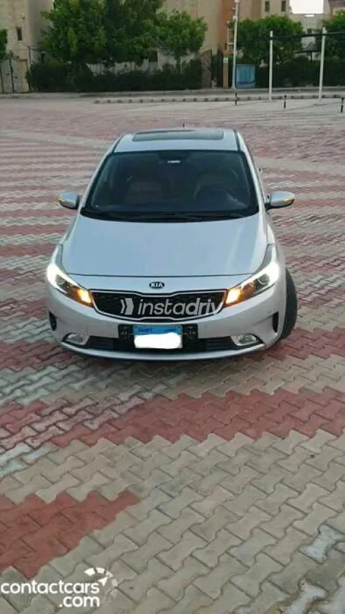 Kia Cerato 2017 White Used for Sale - 1