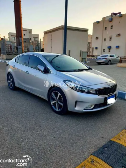 Kia Cerato 2017 White Used for Sale - 2