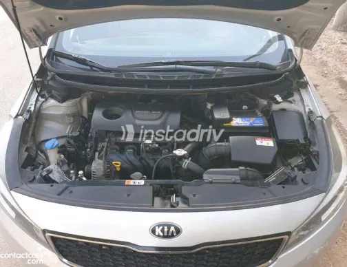 Kia Cerato 2017 White Used for Sale - 8