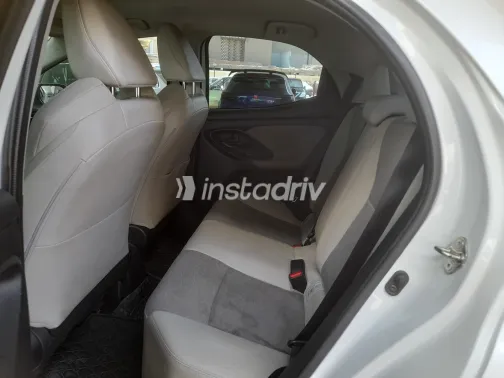 Toyota Yaris 2022 White Used for Sale - 1