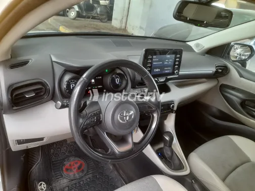 Toyota Yaris 2022 White Used for Sale - 3