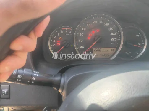 تويوتا ياريس 2013 أبيض مستعملة للبيع - 2