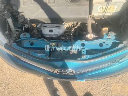 تويوتا ياريس 2013 أبيض مستعملة للبيع - 9